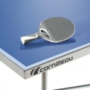 Cornilleau Outdoor Tischtennisplatte Crossover 100, blau, rutschsichere, höhenverstellbare Füße zum Ausgleich von Unebenheiten, Alleintraining möglich