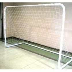   Hobby-Fußballtor aus Metall – 240 x 160 cm, leicht zusammenstellbar aus 3,8 cm Metallrohren mit federnden Stiften, gut transportierbares mobiles Tor